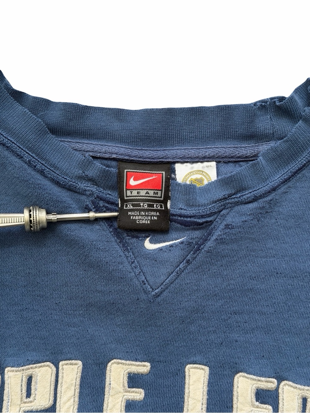Vintage 90s Nike Centre Swoosh Toronto Maple Leafs Sweatshirt - Picture 3 of 5